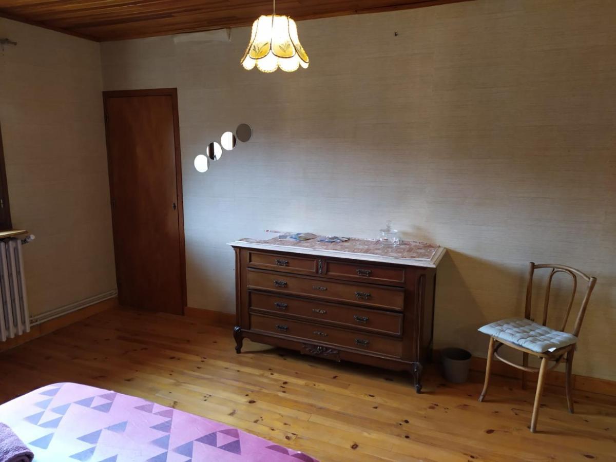 Chardon Bleu Appartement Chambre Cuisine Coin A Manger Sanitaires Salle D'Eau 巴斯洛内特 外观 照片